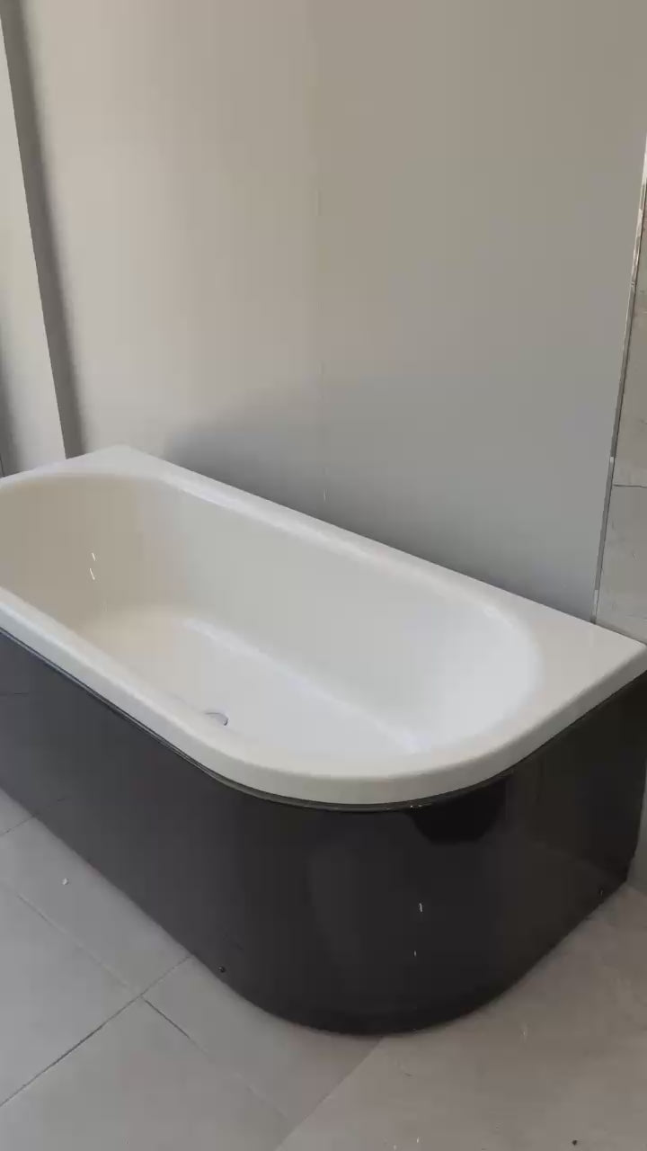 Duo 180x80 cm siyah beyaz renkli akrilik küvet showroom videosu